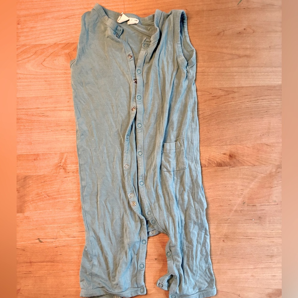 EUC Kyte onesie in pale green